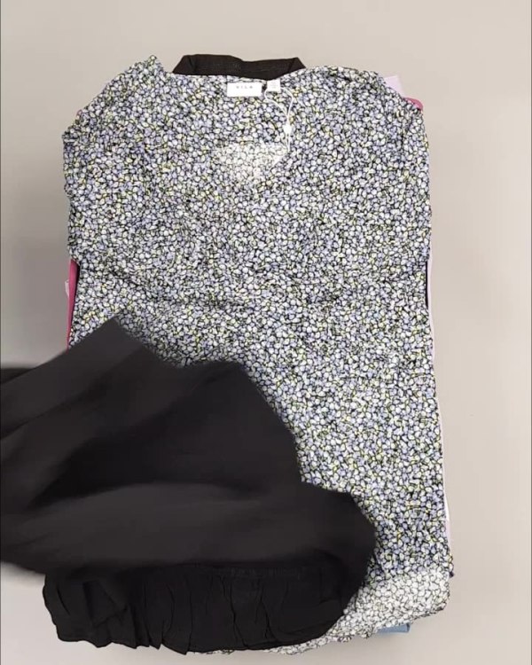 Фотография  609 - VILA Summer mix#15 кг, ЛОТ №4357 оптом в Черкесске и Карачаево-Черкесской республике