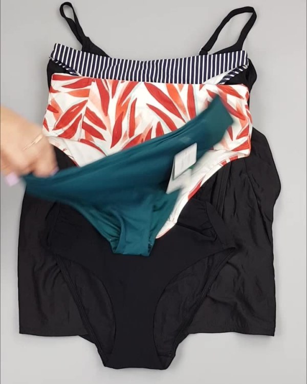 Фотография  217 - Купальники Chantelle#30 шт, ЛОТ №4410 оптом в Черкесске и Карачаево-Черкесской республике