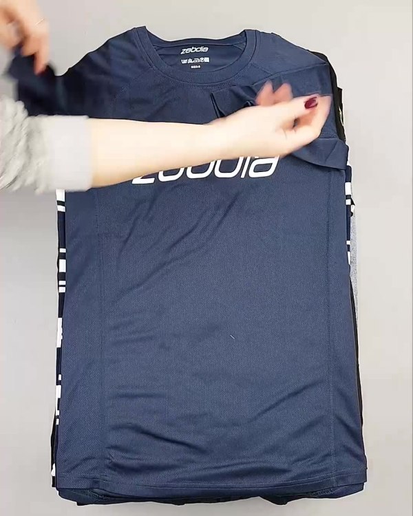 Фотография  428 - DK, Bestseller + Summer mix#15 кг, ЛОТ №5626 оптом в Черкесске и Карачаево-Черкесской республике