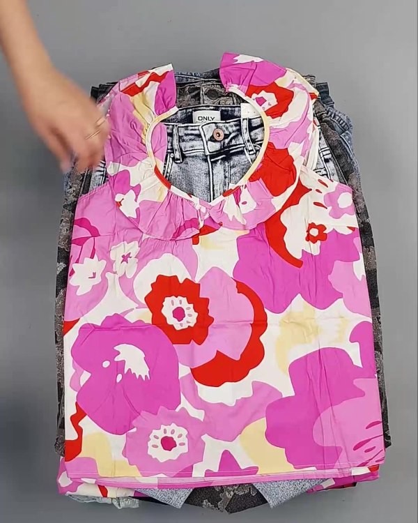 Фотография  933 - BESTSELLER WOMEN Summer mix#15 кг, ЛОТ №6020 оптом в Черкесске и Карачаево-Черкесской республике