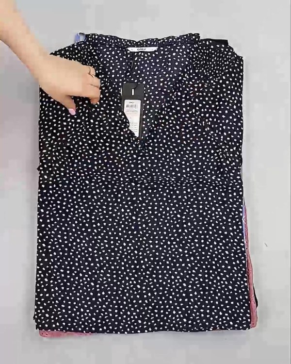 Фотография  496 - Блузки Bestseller 44#5 кг, ЛОТ №6084 оптом в Черкесске и Карачаево-Черкесской республике