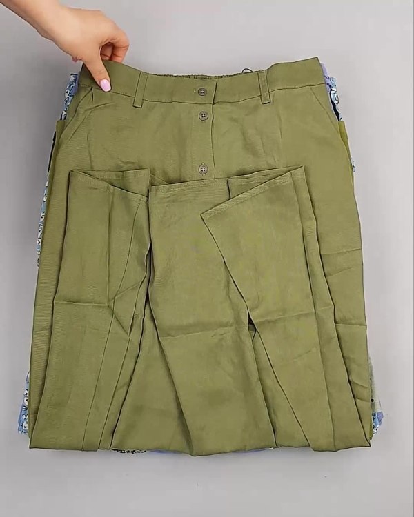 Фотография  551 - Юбки Bestseller 44#5 кг, ЛОТ №6119 оптом в Черкесске и Карачаево-Черкесской республике