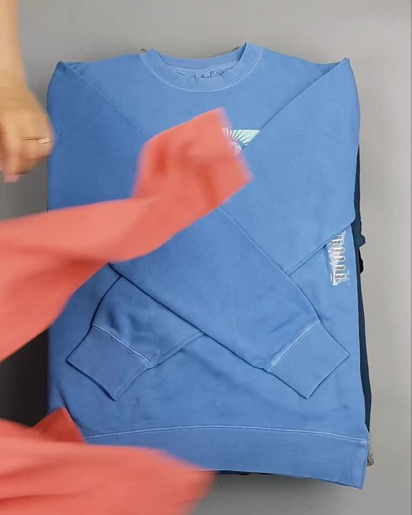 Фотография  412 - Толстовки СТОК CAN#15 кг, ЛОТ №6268 оптом в Черкесске и Карачаево-Черкесской республике