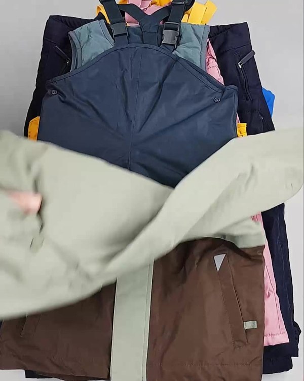 Фотография  514 - Верхняя одежда TCM kids 074#7 кг, ЛОТ №6678 оптом в Черкесске и Карачаево-Черкесской республике