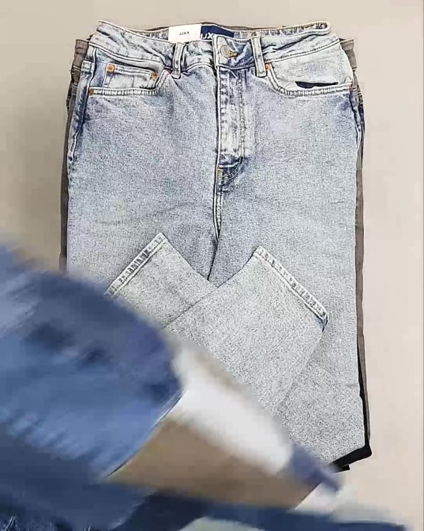 Фотография  606 - Джинсы женские Дания#10 кг, ЛОТ №6762 оптом в Черкесске и Карачаево-Черкесской республике