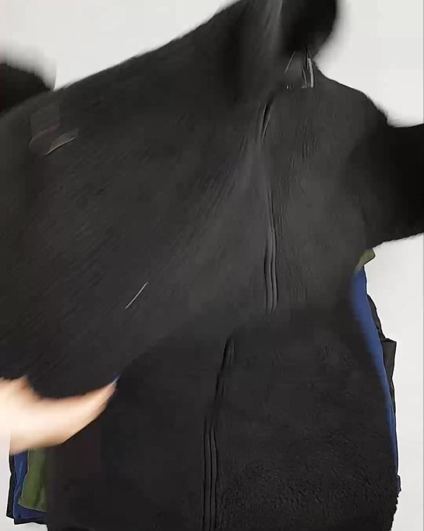 Фотография  834 - Верхняя одежда Дания#10,1 кг ЛОТ №6909 оптом в Черкесске и Карачаево-Черкесской республике