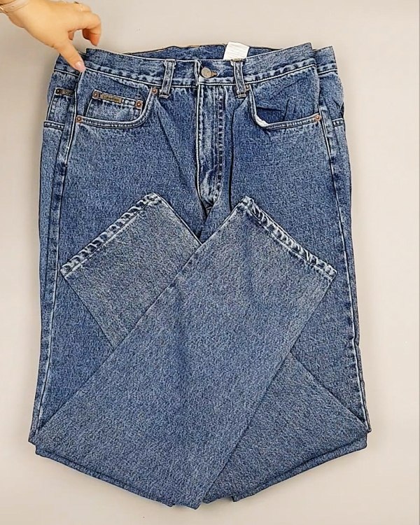 Фотография  295 - Джинсы CALVIN KLEIN муж #7,6 кг, ЛОТ №7020 оптом в Черкесске и Карачаево-Черкесской республике