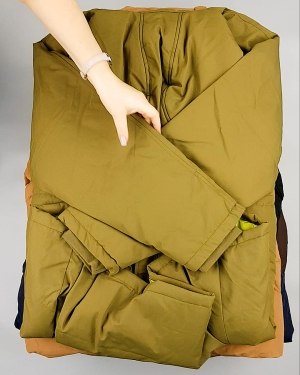 Фотография  893 - Верхняя одежда Дания#9,9 кг, ЛОТ №7057 оптом в Черкесске и Карачаево-Черкесской республике