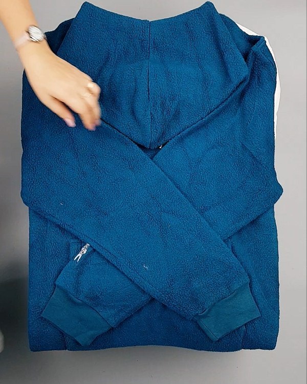 Фотография  411 - HOODIE CAN 084#10 кг, ЛОТ №7033 оптом в Черкесске и Карачаево-Черкесской республике