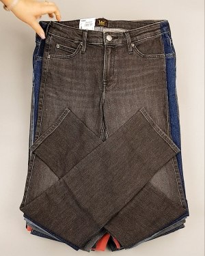 Фотография  526 - Джинсы LEE м/ж#7,9 кг, ЛОТ №7032 оптом в Черкесске и Карачаево-Черкесской республике