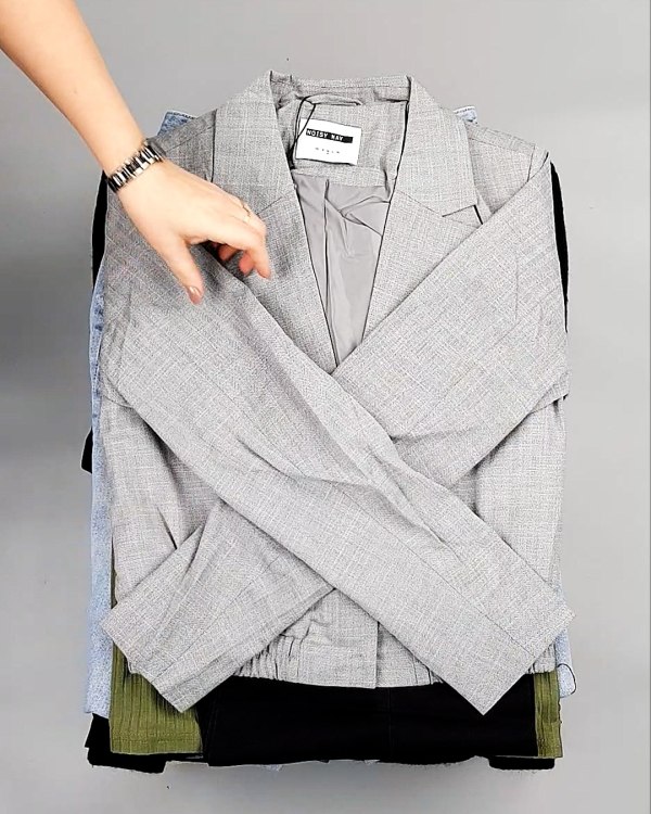 Фотография  809 - Bestseller Winter mix 104#15 кг, ЛОТ №7347 оптом в Черкесске и Карачаево-Черкесской республике