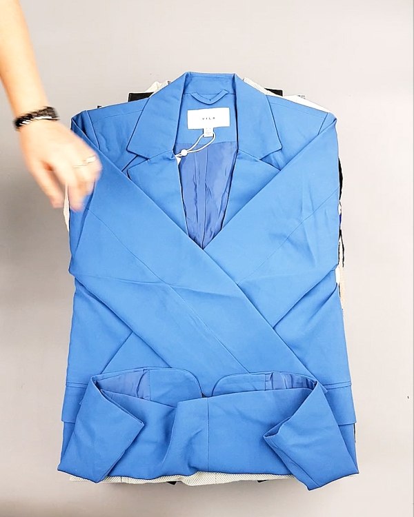 Фотография  213 - Bestseller Winter mix 104#15 кг, ЛОТ №7343 оптом в Черкесске и Карачаево-Черкесской республике