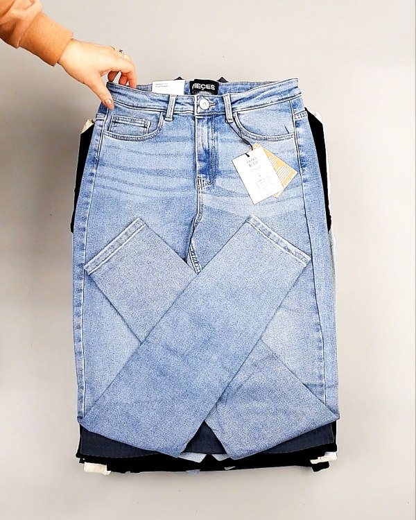 Фотография  470 - PIECES Winter mix 104#15 кг, ЛОТ №7379 оптом в Черкесске и Карачаево-Черкесской республике