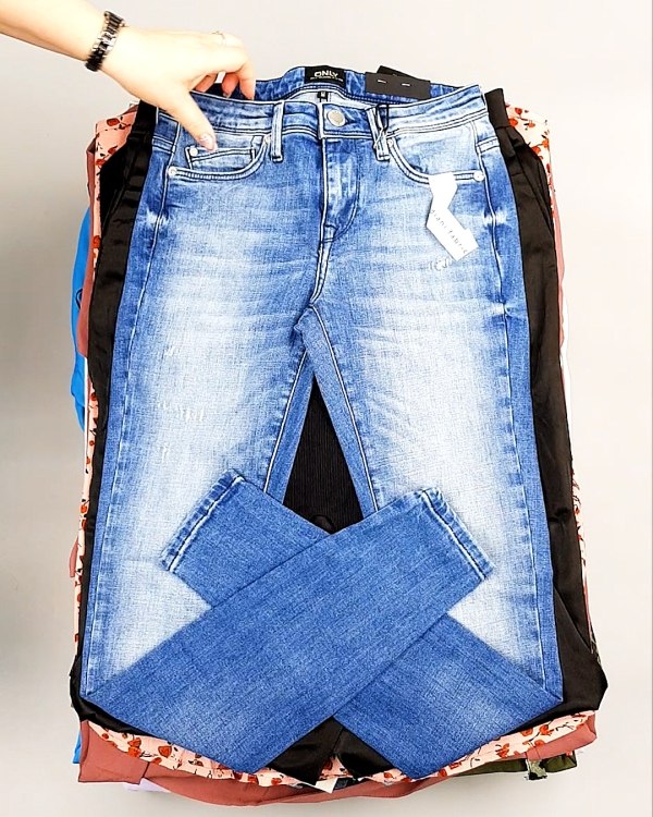 Фотография  164 - Bestseller Summer mix 104#15 кг, ЛОТ №7495 оптом в Черкесске и Карачаево-Черкесской республике