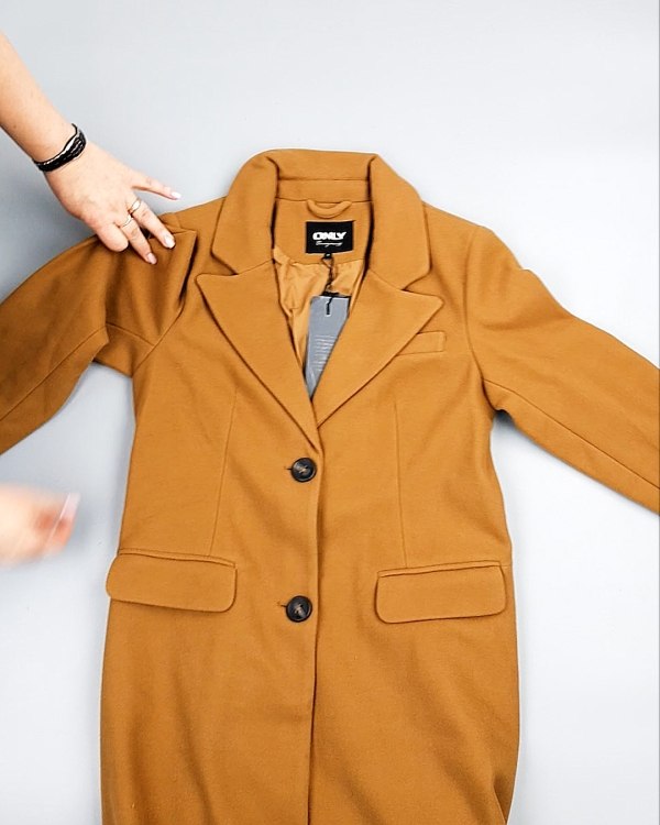 Фотография  789 - Пальто Bestseller 104#10,5 кг, ЛОТ №7559 оптом в Черкесске и Карачаево-Черкесской республике