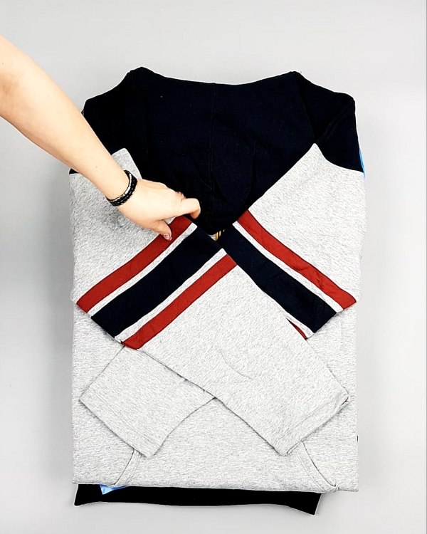 Фотография  455 - Толстовки СТОК CAN 0424#10 кг, ЛОТ №7447 оптом в Черкесске и Карачаево-Черкесской республике