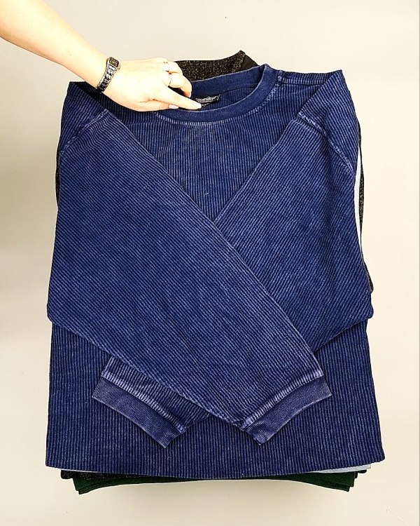 Фотография  654 - SWEATSHIRT CAN 084#10 кг, ЛОТ №7621 оптом в Черкесске и Карачаево-Черкесской республике