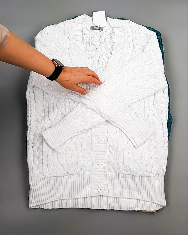 Фотография  620 - Джемпера СТОК CAN 084#7 кг оптом в Черкесске и Карачаево-Черкесской республике