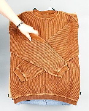 Фотография  107 - SWEATSHIRT CAN 084#10 кг, ЛОТ №7620 оптом в Черкесске и Карачаево-Черкесской республике