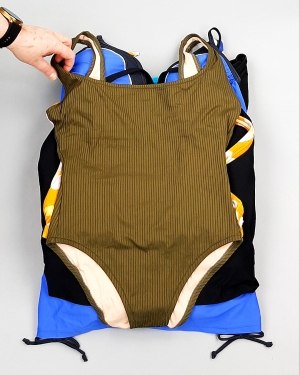 Фотография  528 - Купальники СТОК CAN 124#5 кг, ЛОТ №7689 оптом в Черкесске и Карачаево-Черкесской республике