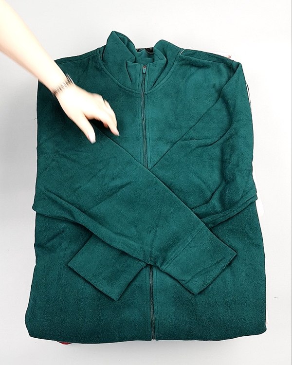 Фотография  175 - SWEATSHIRT CAN 084#10 кг, ЛОТ №7617 оптом в Черкесске и Карачаево-Черкесской республике