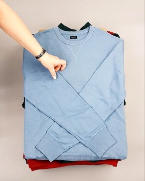 Фотография  469 - SWEATSHIRT CAN 084#10 кг, ЛОТ №7619 оптом в Черкесске и Карачаево-Черкесской республике