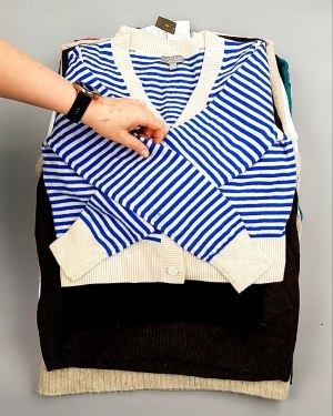 Фотография  562 - Джемпера СТОК CAN 084#7 кг оптом в Черкесске и Карачаево-Черкесской республике