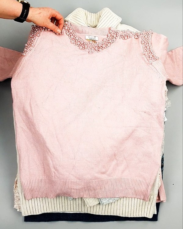 Фотография  680 - Джемпера СТОК CAN 084#7 кг, ЛОТ №7650 оптом в Черкесске и Карачаево-Черкесской республике