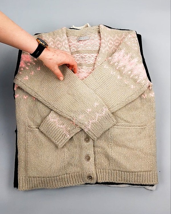 Фотография  826 - Джемпера СТОК CAN 084#7 кг, ЛОТ №7649 оптом в Черкесске и Карачаево-Черкесской республике