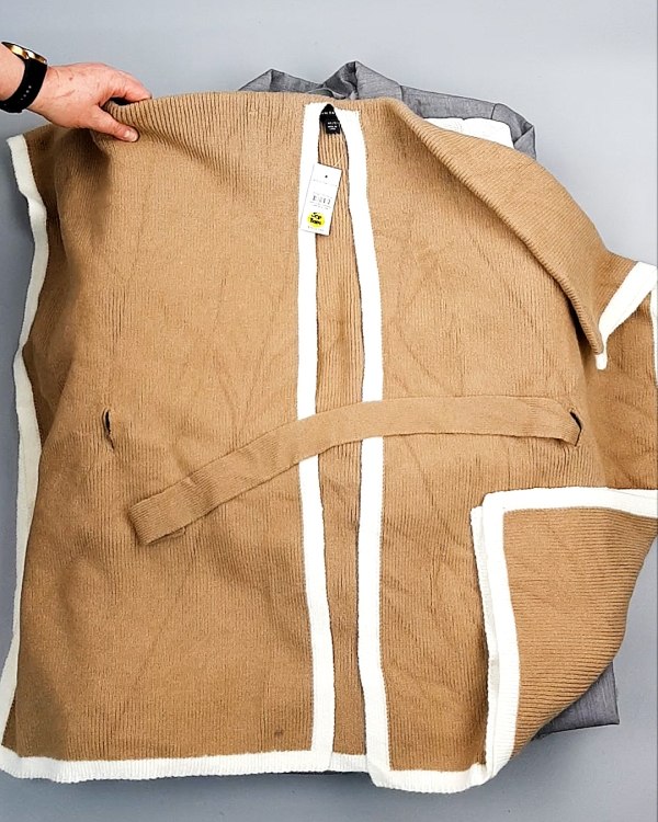 Фотография  337 - Кардиганы СТОК CAN 084#7 кг, ЛОТ №7673 оптом в Черкесске и Карачаево-Черкесской республике