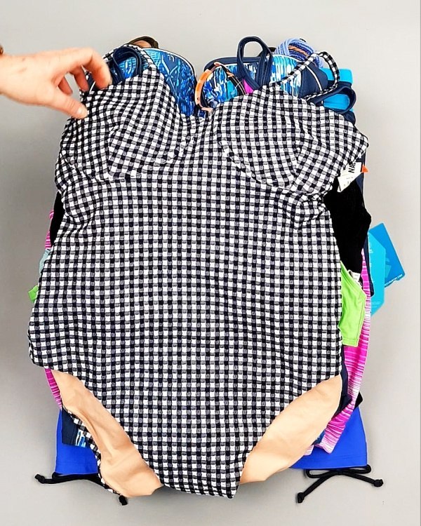 Фотография  722 - Купальники СТОК CAN 124#5 кг, ЛОТ №7689 оптом в Черкесске и Карачаево-Черкесской республике