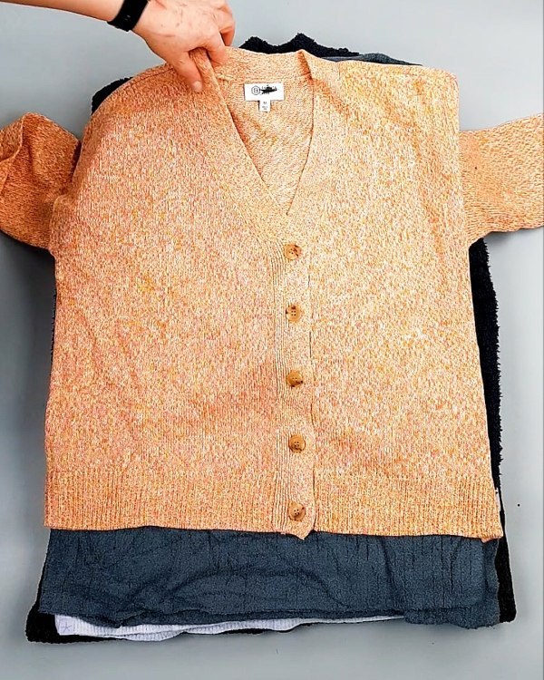 Фотография  857 - Джемпера СТОК CAN 084#7 кг, ЛОТ №7648 оптом в Черкесске и Карачаево-Черкесской республике