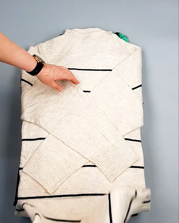 Фотография  816 - Платья СТОК CAN зима 084#7 кг, ЛОТ №7826 оптом в Черкесске и Карачаево-Черкесской республике