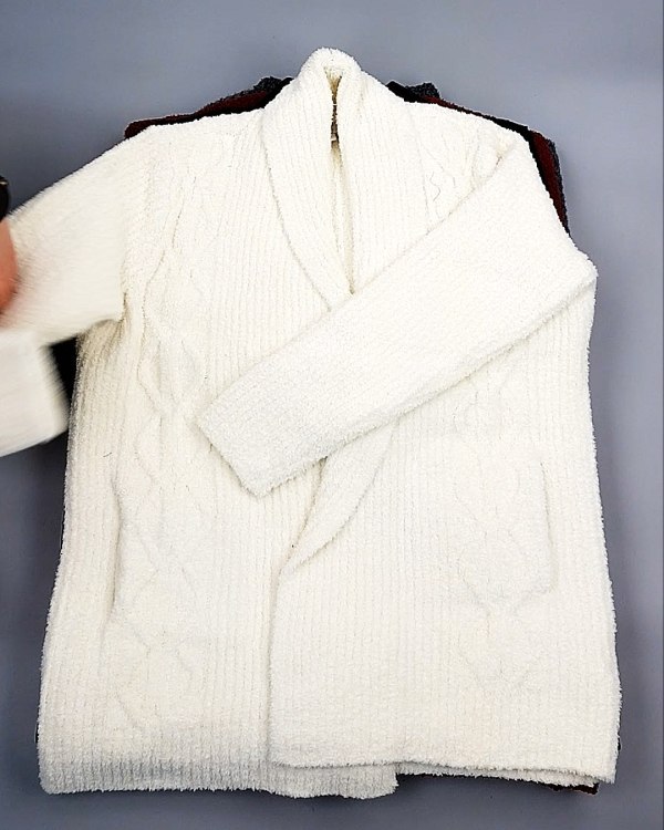 Фотография  375 - Кардиганы СТОК CAN 084#7 кг, ЛОТ №7674 оптом в Черкесске и Карачаево-Черкесской республике