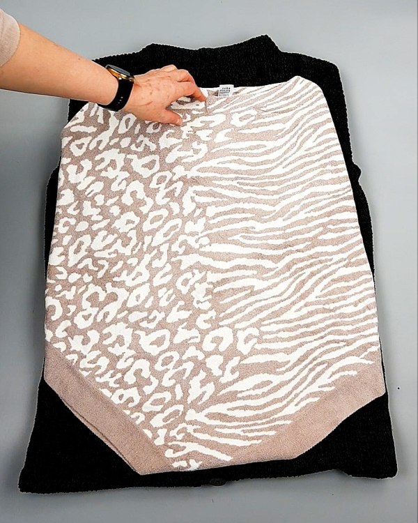 Фотография  928 - Джемпера СТОК CAN 084#7 кг, ЛОТ №7648 оптом в Черкесске и Карачаево-Черкесской республике