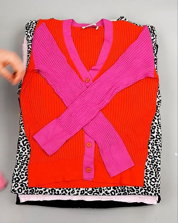 Фотография  324 - Джемпера легкие СТОК CAN 084#7 кг, ЛОТ №7632 оптом в Черкесске и Карачаево-Черкесской республике