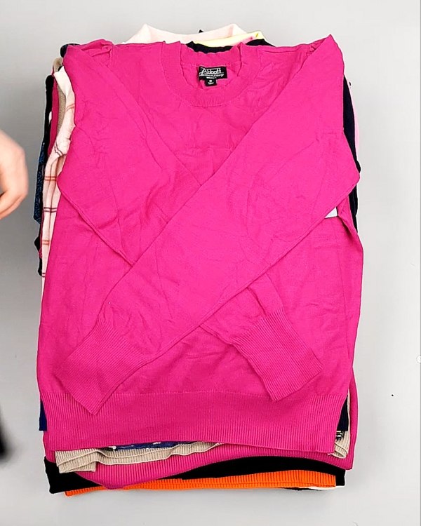 Фотография  926 - Джемпера легкие СТОК CAN 084#7 кг оптом в Черкесске и Карачаево-Черкесской республике