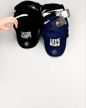 Фотография  211 - Кепки детские CAN 084#5 кг, ЛОТ №7965 оптом в Черкесске и Карачаево-Черкесской республике