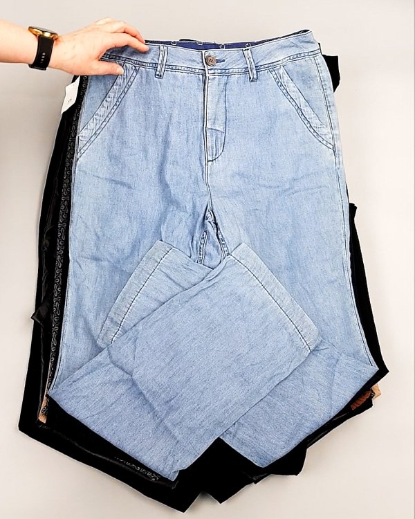 Фотография  428 - Брюки женские лето C&A 025#10 кг, ЛОТ №7894 оптом в Черкесске и Карачаево-Черкесской республике