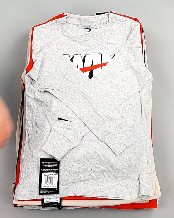 Фотография  264 - Тонковки детские NIKE CAN 084#5 кг, ЛОТ №7969 оптом в Черкесске и Карачаево-Черкесской республике