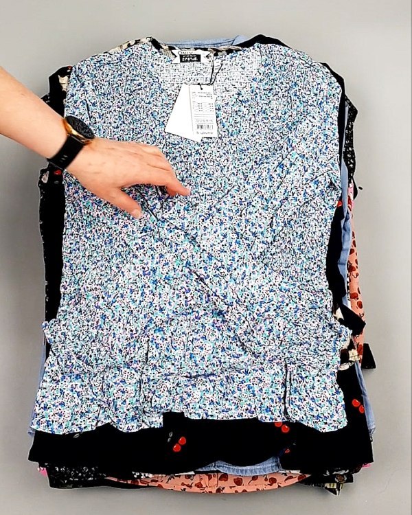 Фотография  301 - Блузки Bestseller 44#5 кг оптом в Черкесске и Карачаево-Черкесской республике