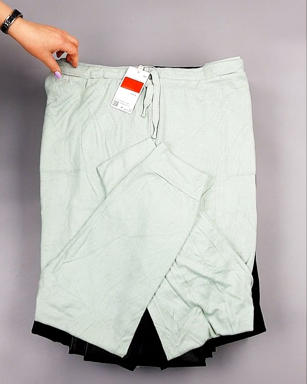 Фотография  563 - Брюки женские зима C&A 025#10 кг, ЛОТ №7910 оптом в Черкесске и Карачаево-Черкесской республике