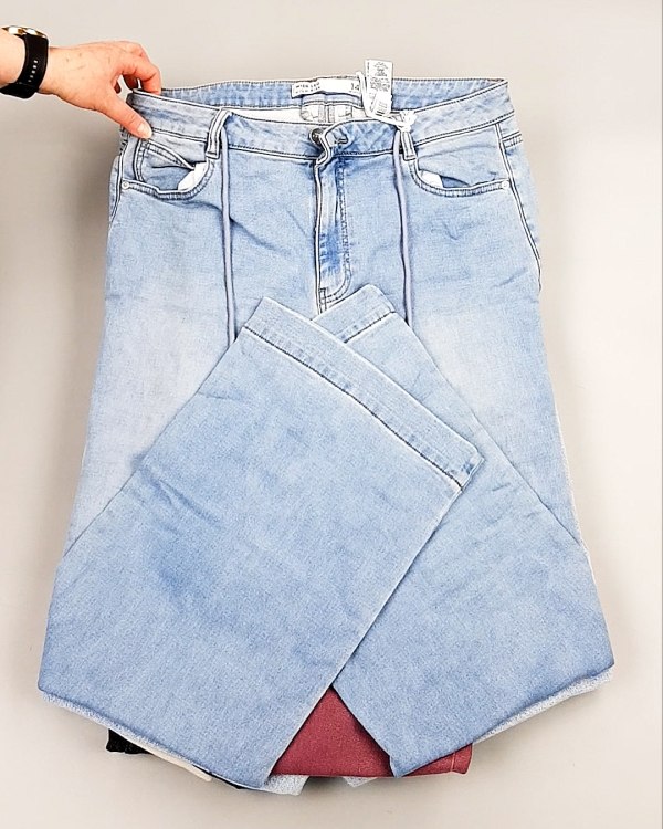 Фотография  745 - Джинсы NEXT Women#10 кг, ЛОТ №8034 оптом в Черкесске и Карачаево-Черкесской республике