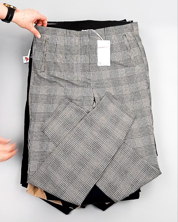 Фотография  561 - Брюки женские лето C&A 025#10 кг оптом в Черкесске и Карачаево-Черкесской республике