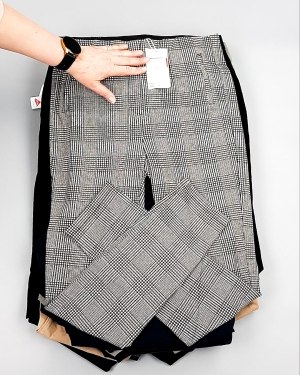 Фотография  403 - Брюки женские лето C&A 025#10 кг, ЛОТ №7892 оптом в Черкесске и Карачаево-Черкесской республике