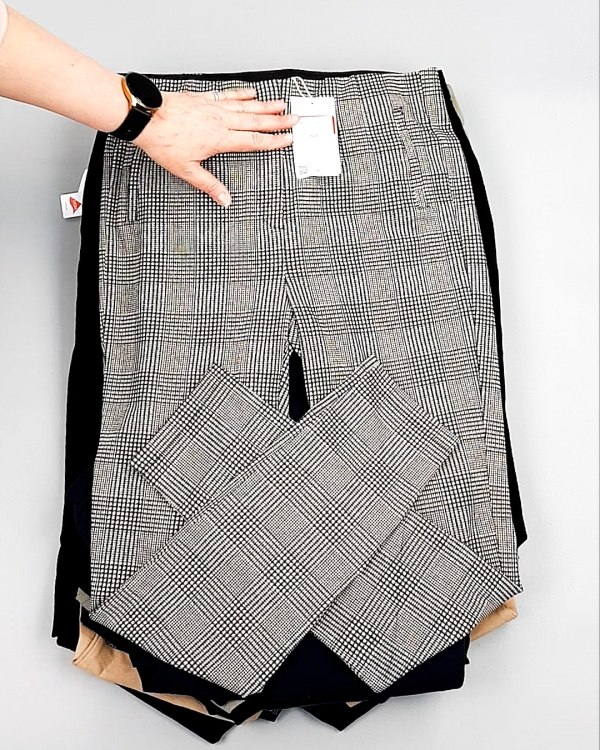 Фотография  318 - Брюки женские лето C&A 025#10 кг, ЛОТ №7892 оптом в Черкесске и Карачаево-Черкесской республике