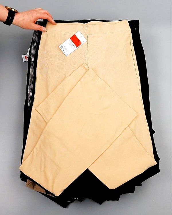 Фотография  384 - Брюки женские лето C&A 025#10 кг оптом в Черкесске и Карачаево-Черкесской республике