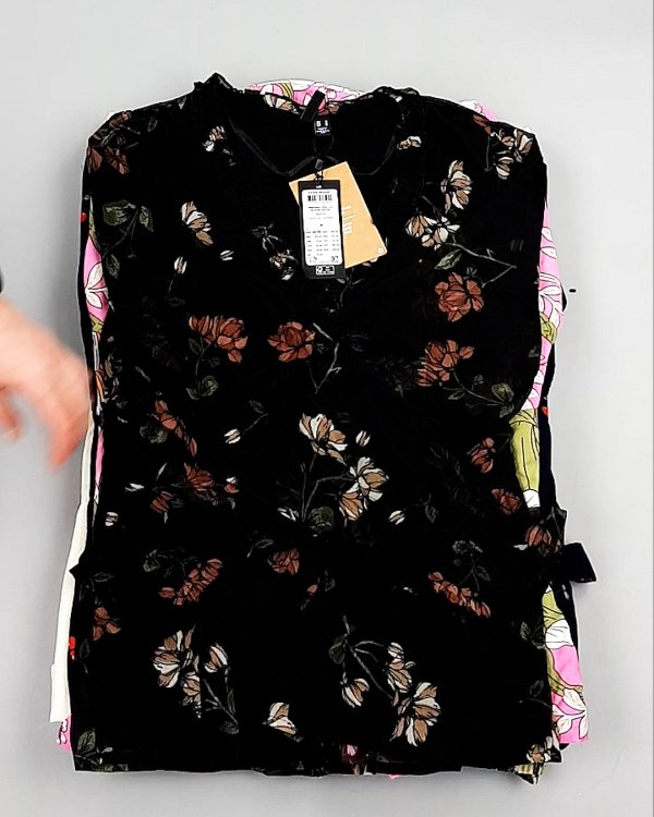 Фотография  125 - Блузки Bestseller 44#5 кг оптом в Черкесске и Карачаево-Черкесской республике