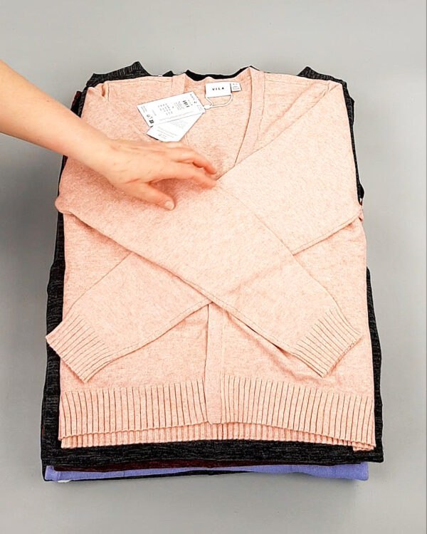 Фотография  545 - Джемпера легкие Bestseller+DK 035#7 кг, ЛОТ №8252 оптом в Черкесске и Карачаево-Черкесской республике