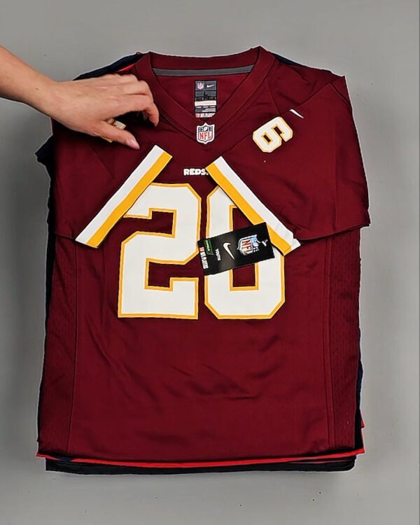 Фотография  781 - KIDS NIKE CAN 084#5 кг, ЛОТ №8478 оптом в Черкесске и Карачаево-Черкесской республике